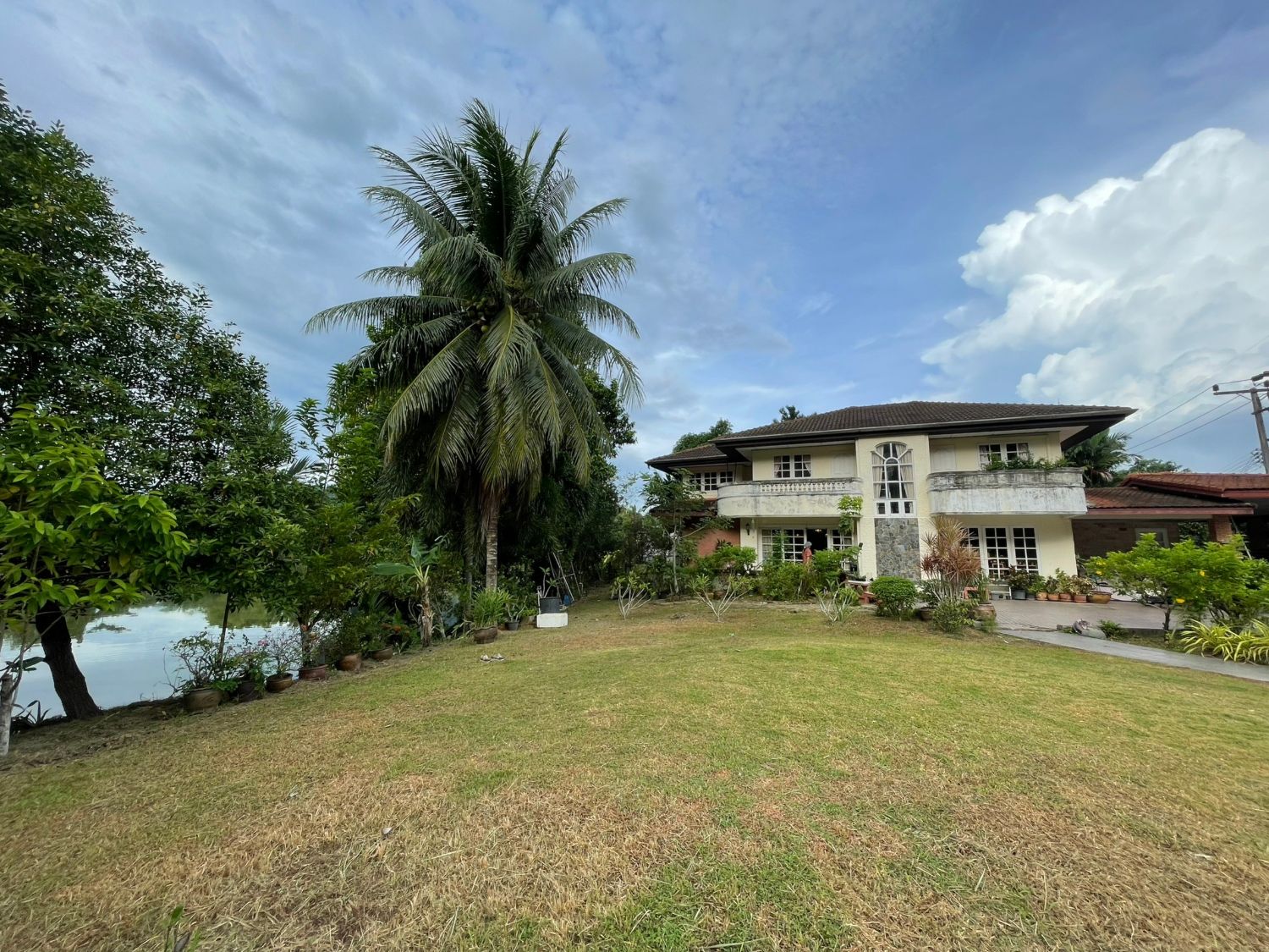 Large House for Sale in Kohkaew