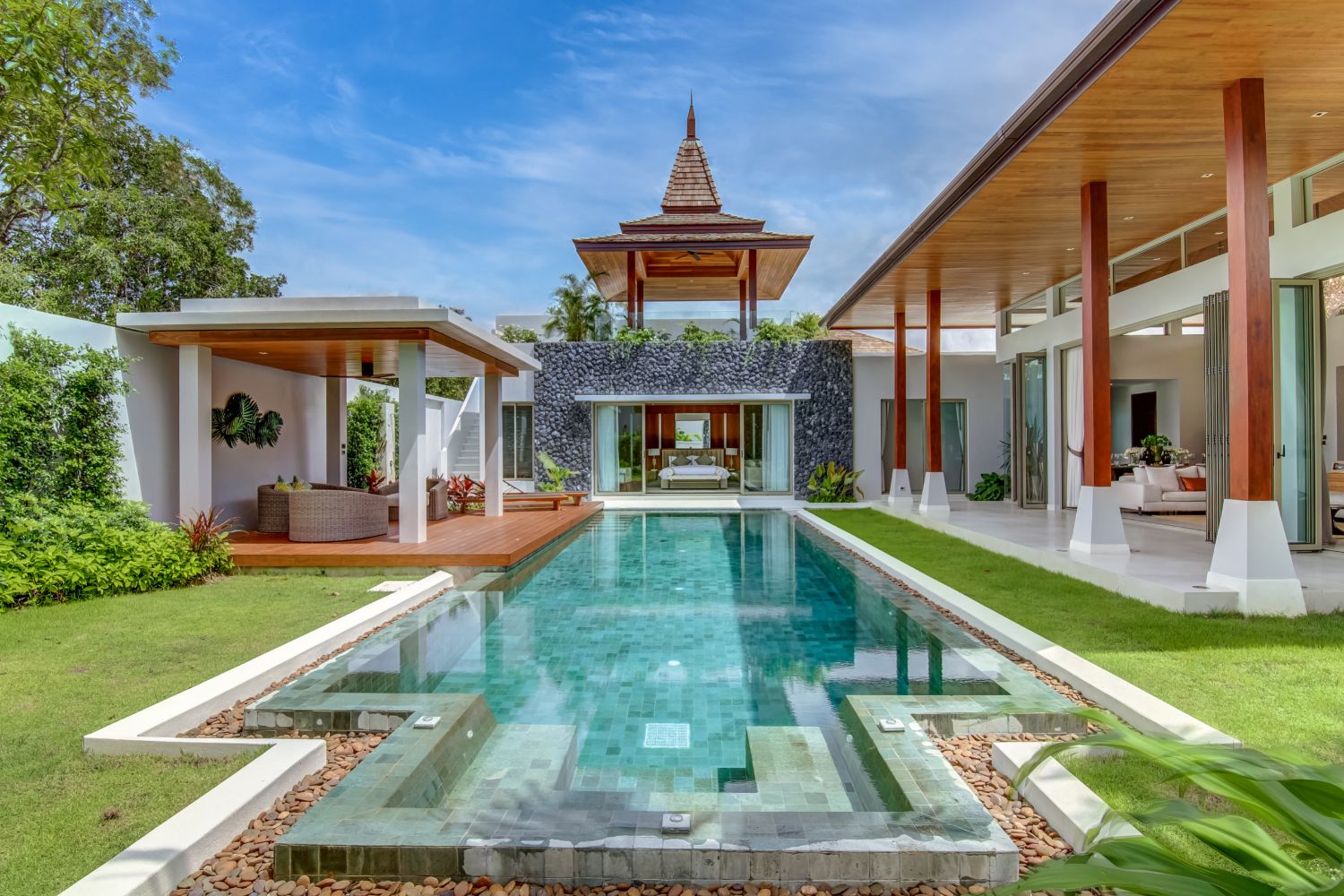 MODERN LUXURY PRIVATE POOL VILLA FOR SALES