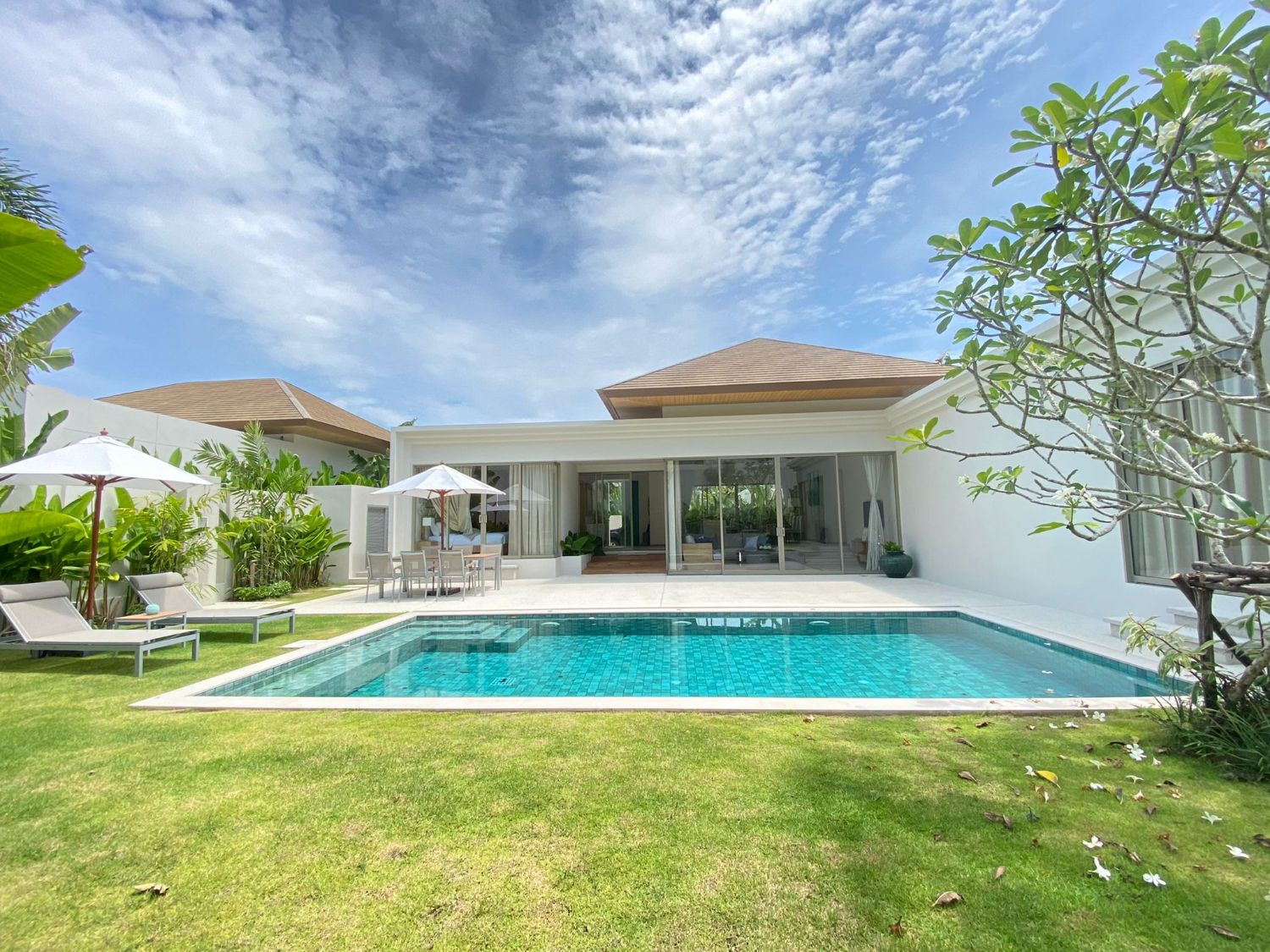 Brand New 4 Bedrooms Private Pool Villa by the Tropical Garden