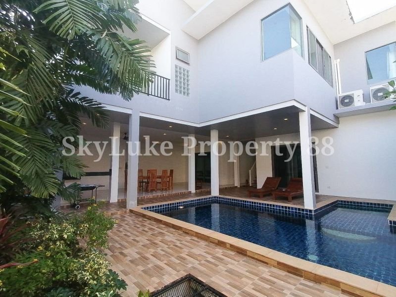 4 Bedrooms Pool Villa for Sale / Rent in Rawai, Phuket